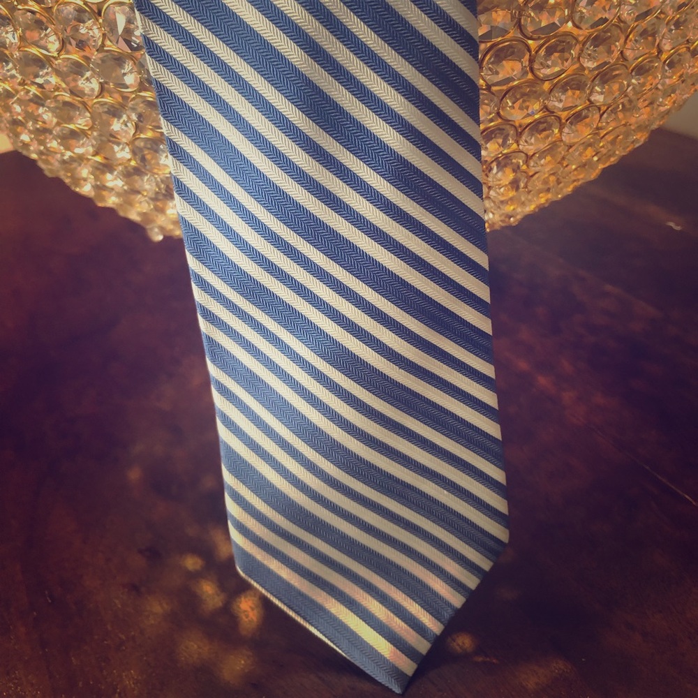 Hickey Freeman Hand Tailored 100% Silk Tie